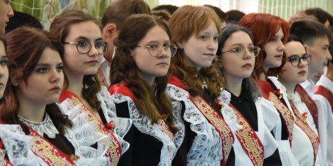 Для ульяновских выпускников прозвенел "Последний звонок"