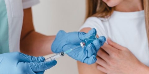 Повторную прививку от коронавируса ульяновцы могут сделать в мобильных пунктах вакцинации