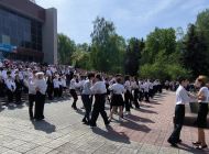 Ульяновские гимназисты станцевали «Вальс Победы»