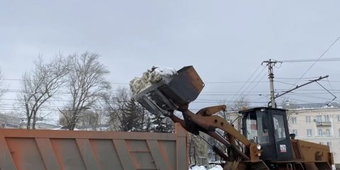 В Ульяновске с начала зимы совершено более 12 тысяч рейсов по вывозу снега