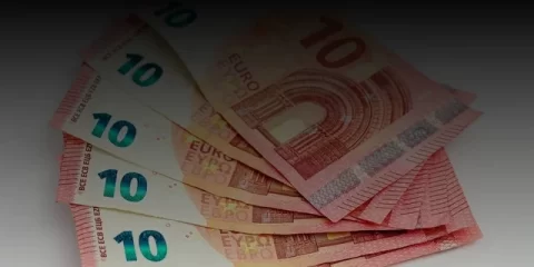 В Николаевском районе сотрудники полиции задержали подозреваемую в хищении имущества В Николаевском районе сотрудники полиции задержали подозреваемую в хищении имущества