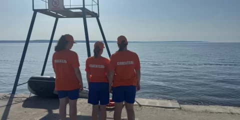 В Ульяновске официально открыт Центральный пляж: Роспотребнадзор разрешил купание в Волге