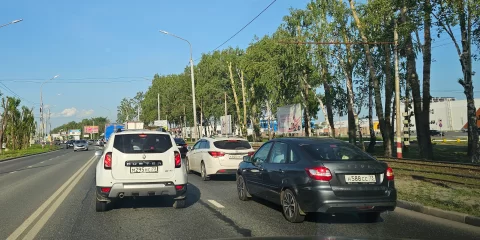 Московское шоссе собрало километровую пробку в сторону Сельди
