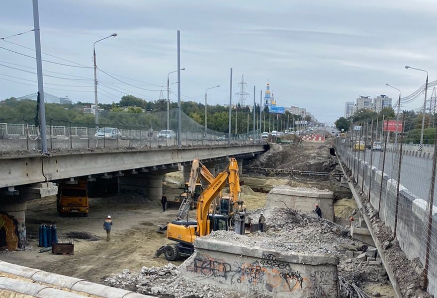 Завершён демонтаж серединной части моста по улице Минаева