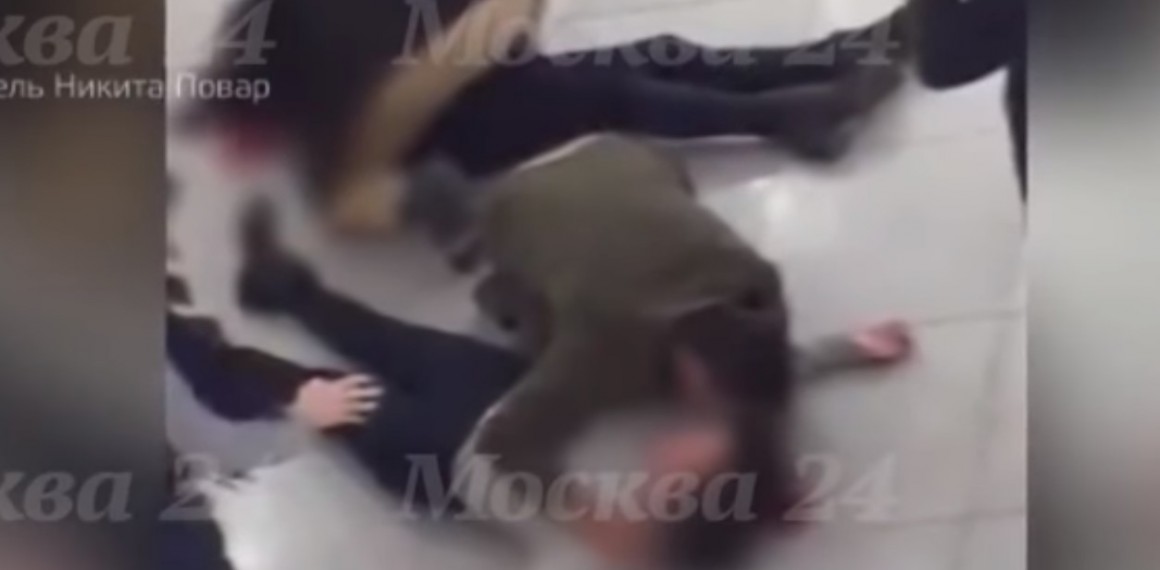 Смертельное селфи. Женщина сорвалась с четвертого этажа в ТЦ «Хорошо». Новые факты Смертельное селфи. Женщина сорвалась с четвертого этажа в ТЦ «Хорошо». Новые факты