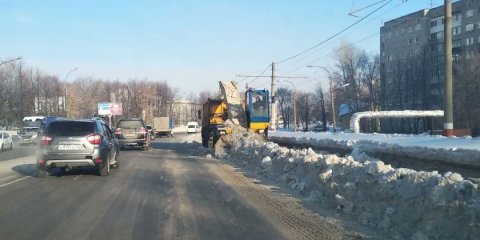 Ночью 26 января с 10 улиц Ульяновска вывозили снег, на 14 – расширяли проезжую часть