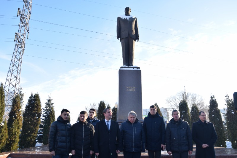Ульяновцы почтили память Гейдара Алиева