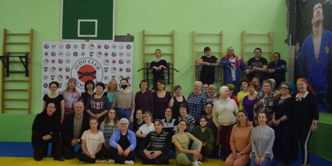 «Физкульт-привет вместо здравствуйте»: в Ульяновске коллектив детской школы искусств сдаёт нормы ГТО