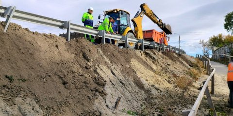 На объездной дороге &laquo;минаевского&raquo; моста восстанавливают откос