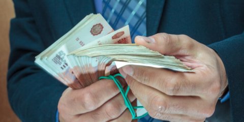 Депутатам мало. Население обяжут платно регистрировать смартфоны