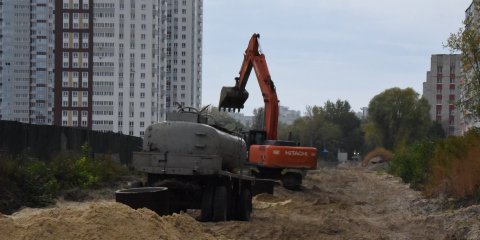 На новой дороге по улице Аблукова завершают строительство ливневой канализации
