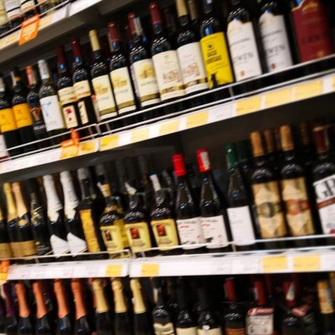 Польется алкоголь рекой? В Ульяновске хотят снять запрет на продажу алкоголя в выходные