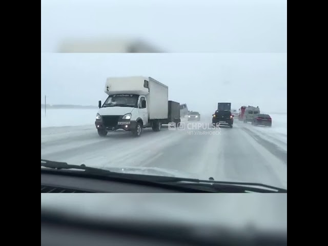 Автобус с 40 пассажирами улетел в кювет на трассе