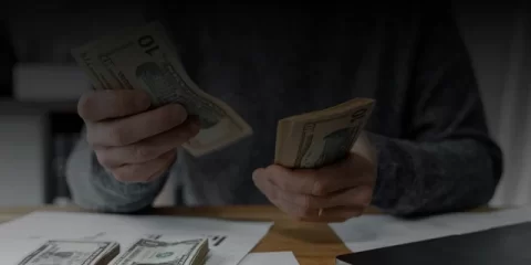 Ульяновские полицейские задержали подозреваемую в совершении хищения женской сумки и денежных средств с банковской карты