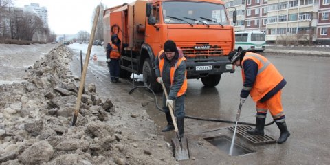 На семи улицах Ульяновска ведётся очистка ливнёвок