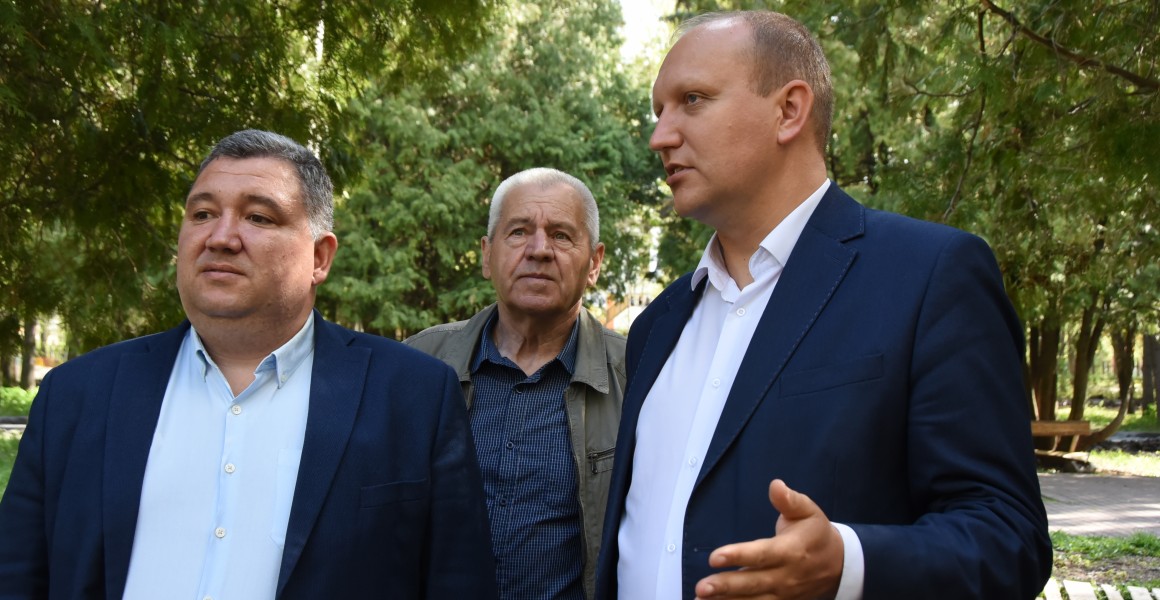 Дмитрий Вавилин потребовал соблюдать этапы ремонтных работ в парке "Семья"
