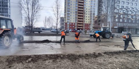 25 марта на городских дорогах работает 71 единица спецтехники