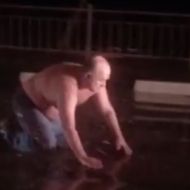 В Ульяновске мужчина без одежды бросался под колеса автомобилей