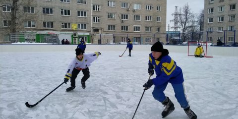 В Ульяновске проходит финал турнира по хоккею с мячом среди дворовых команд
