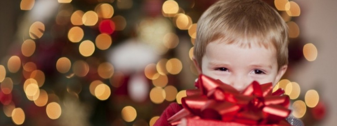 Ульяновских детей из малообеспеченных семей обеспечат новогодними подарками