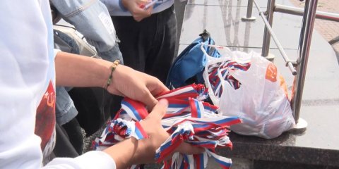 Ульяновским водителям раздают ленточки в цветах флага России