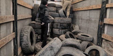 Ульяновск начинают очищать от старых автопокрышек