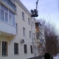 За упавшую с балкона сосульку хозяин квартиры может понести уголовную ответственность