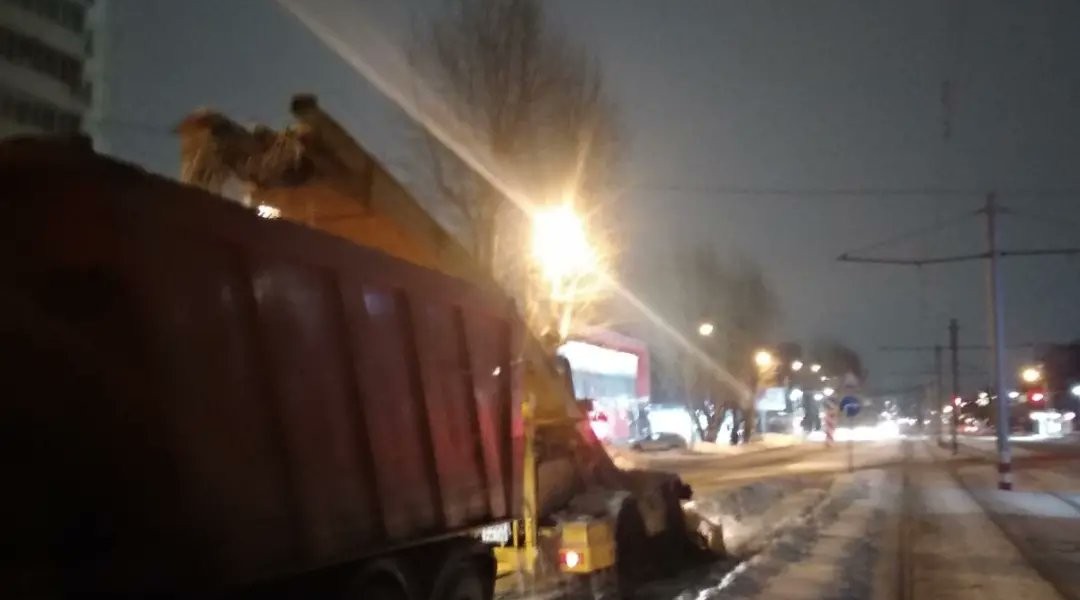 В ночь на 16 февраля с улиц Ульяновска вывезено 117 самосвалов снега