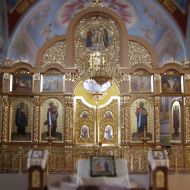 Изготовление и реставрация иконостасов, киотов, гробниц. Храмовая мебель.