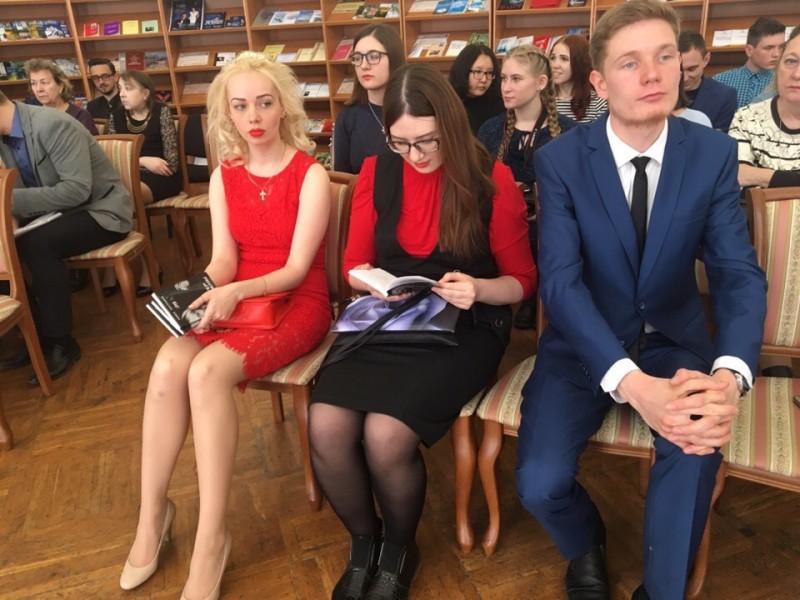 Во Дворце книги наградили победителей литературной молодежной премии «Первая роса»
