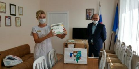 Тайванцы подарили ульяновским медикам защитные маски и перчатки