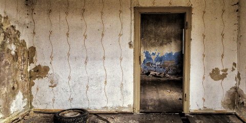 Прокуратура требует расселить жителей аварийного дома по ул.Лихачева в Ульяновске