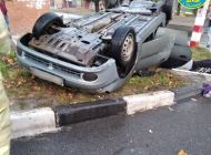 Субботним утром в центре Ульяновска перевернулся автомобиль
