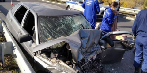 Двое мужчин погибли в аварии на Императорском мосту