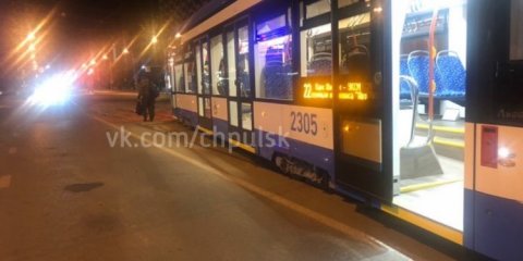 В Ульяновске новый трамвай сошел с рельсов при повороте