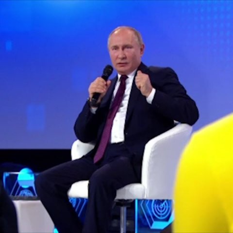 Путин призвал россиян надеяться только на себя