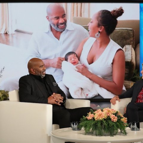 Steve Harvey Isn't As Happy As Most Grandparents смотреть онлайн в хорошем качестве