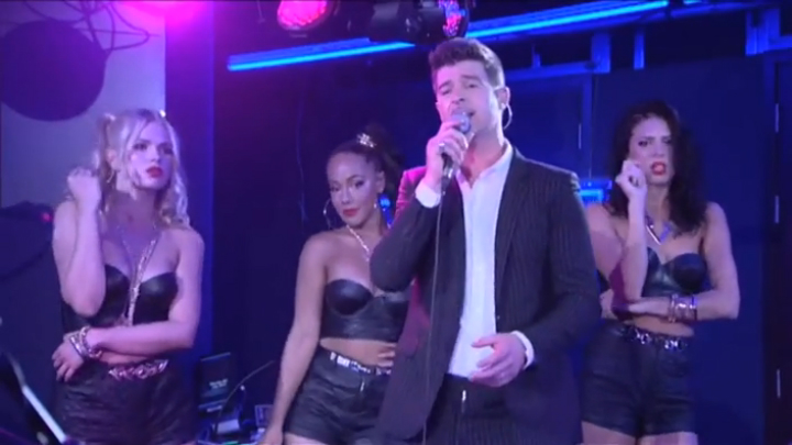 Музыкальные клипы: Robin Thicke - Blurred Lines in the Live Lounge