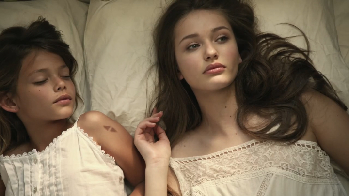 Видеоклип: Avicii - Wake Me Up