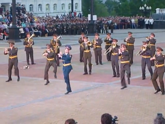 Видеоклип: Леди Гага и Gangnam Style в исполнении военного оркестра в Хабаровске