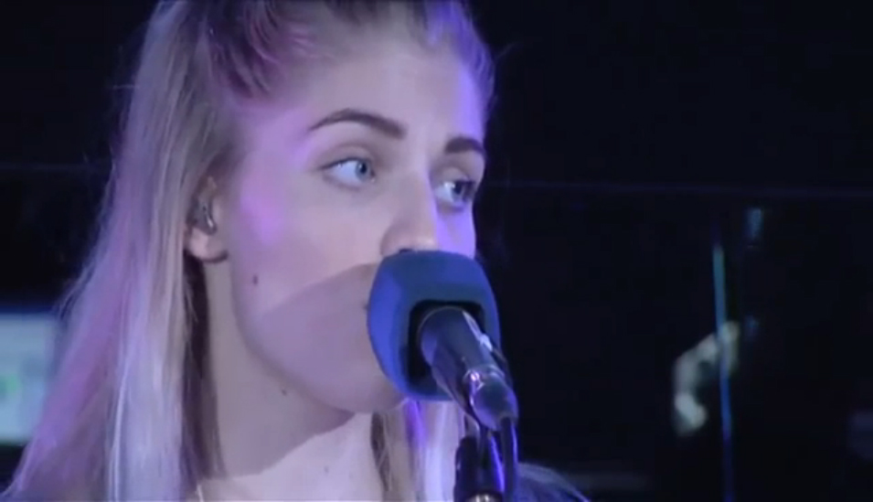 Видеоклип: London Grammar - In For The Kill (La Roux Cover)