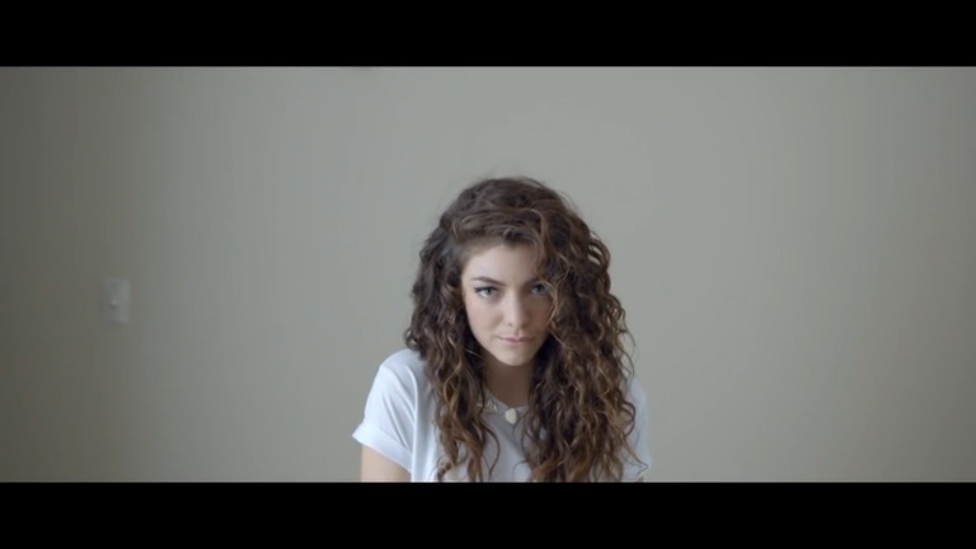 Видеоклип: LORDE - Royals